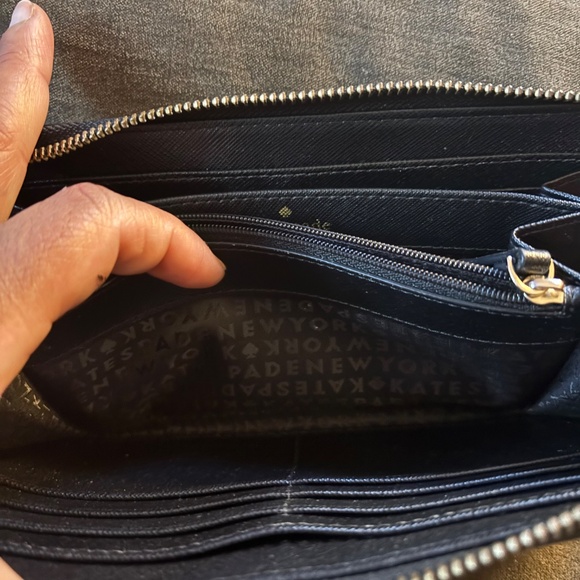 Kate Spade ♠️ Wallet - Picture 6 of 7
